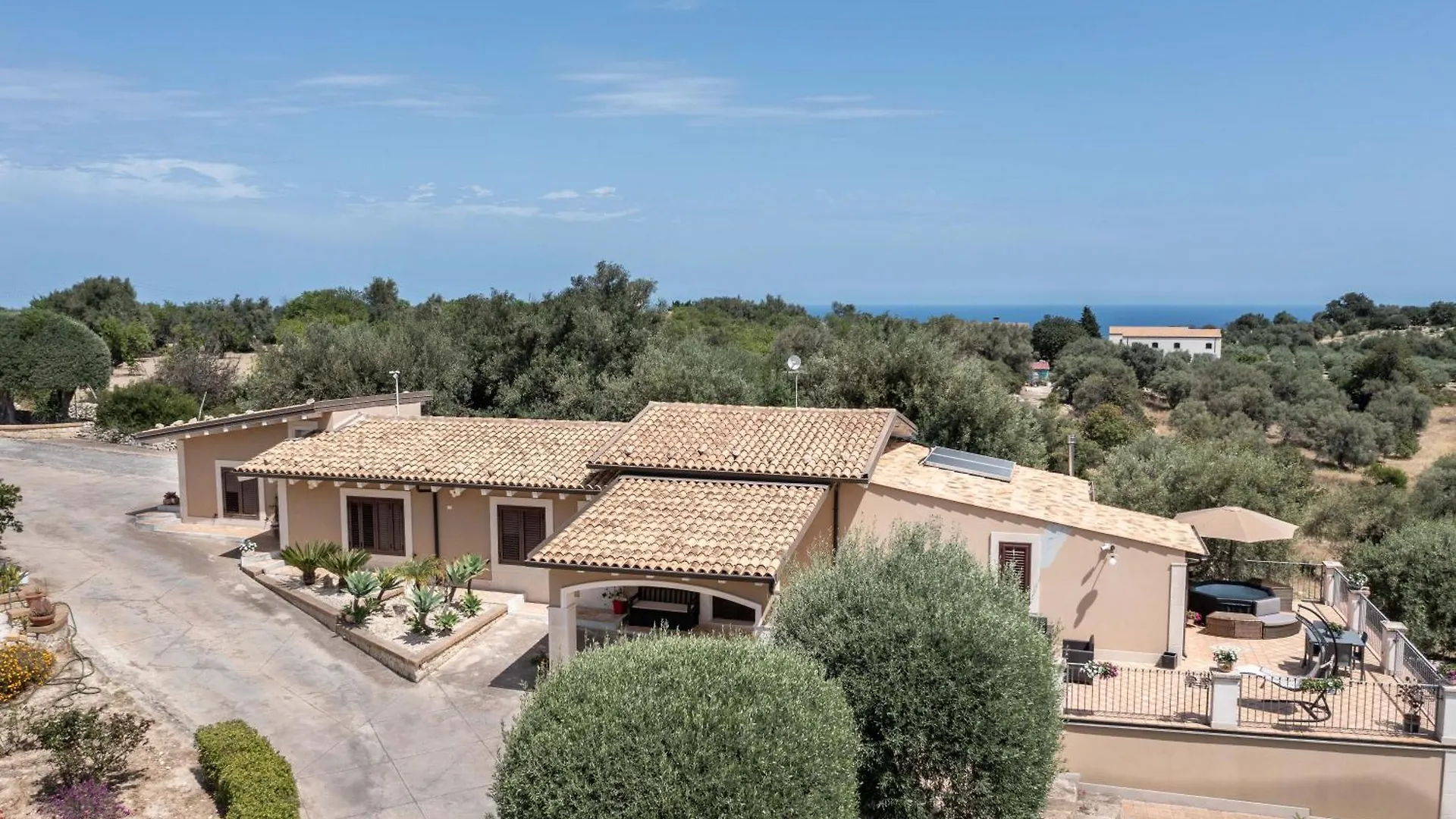 Villa Badessa Noto 0*,